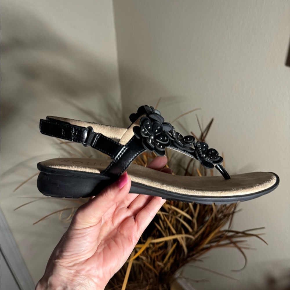 Naturalizer Black T-Strap Sandals with Floral Embellishment - Picture 8 of 10